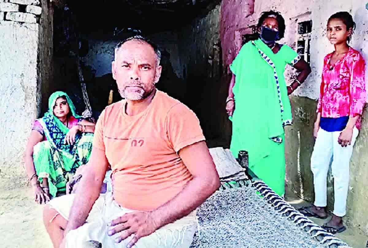 Supervisor working in MGNREGA leaving 40 thousand jobs