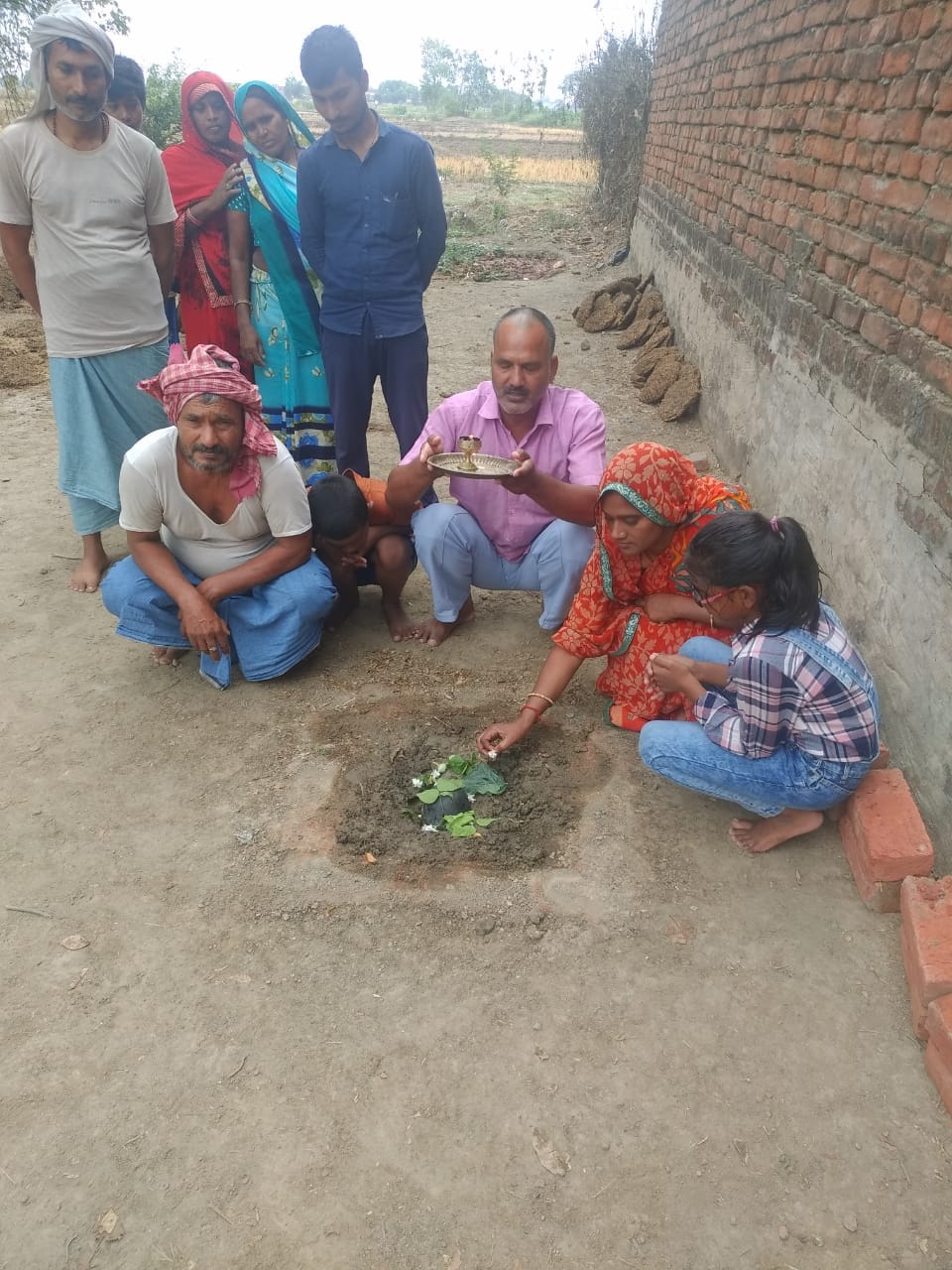 Shivling found buried in empty ground in Chandauli