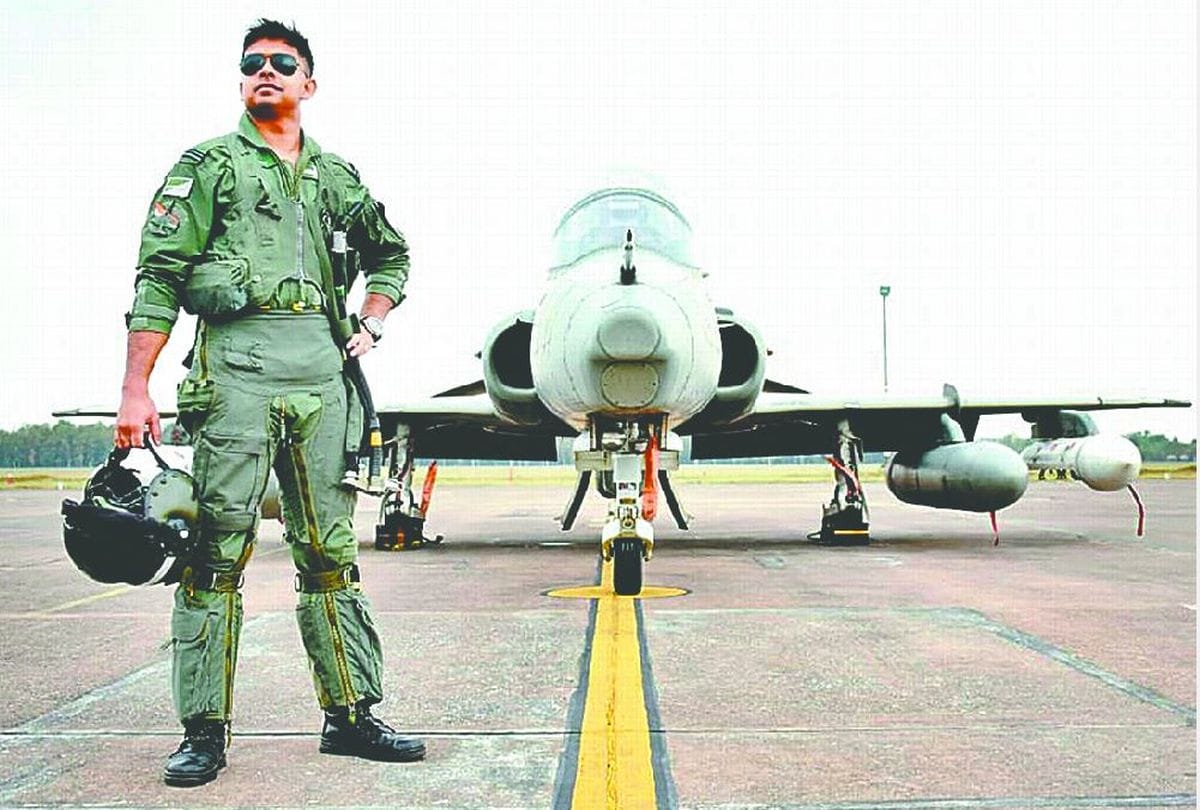 Son Of Farmer Become A Fighter Pilot In Indian Air Force