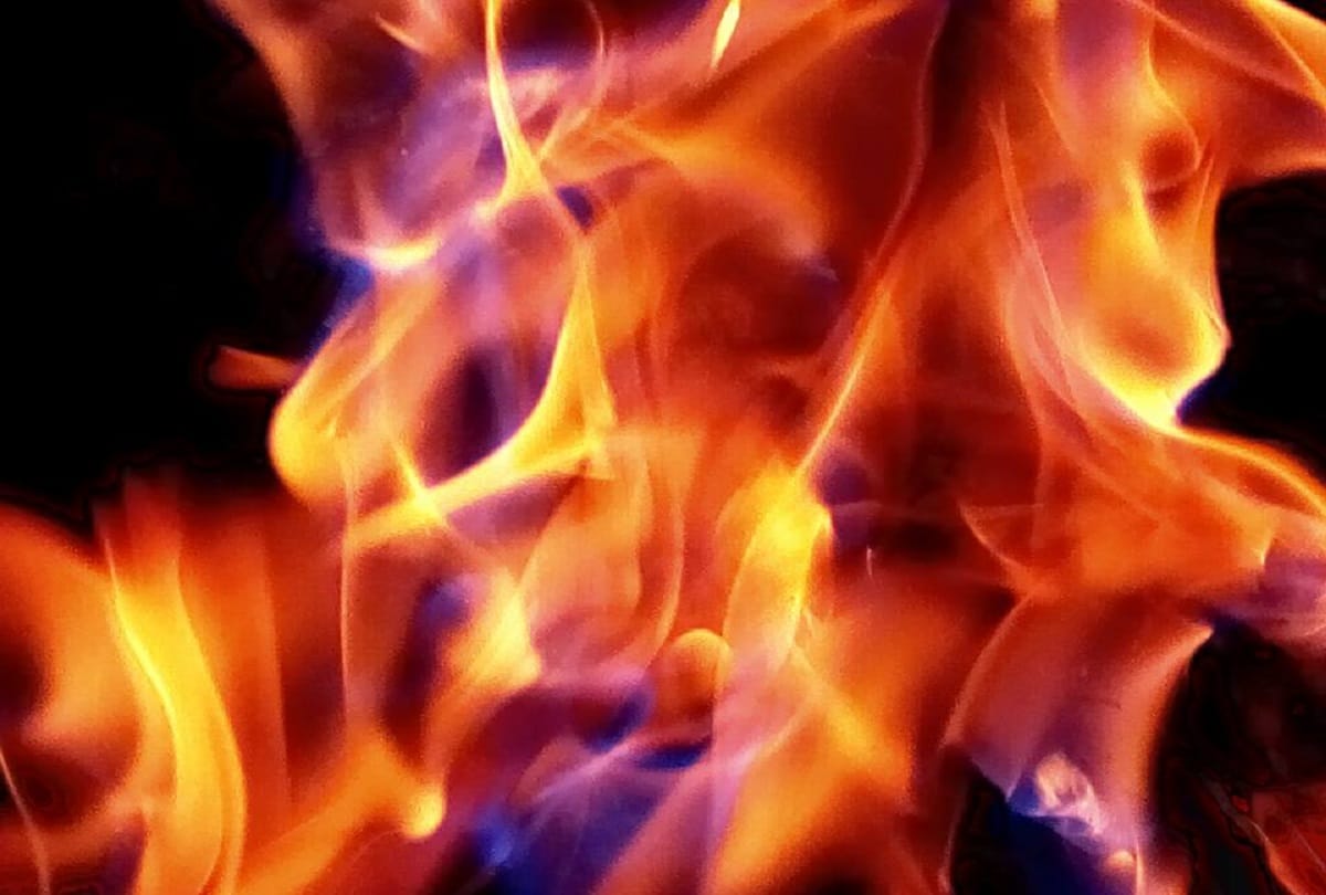 Four people fire while sleeping at home in Kushinagar