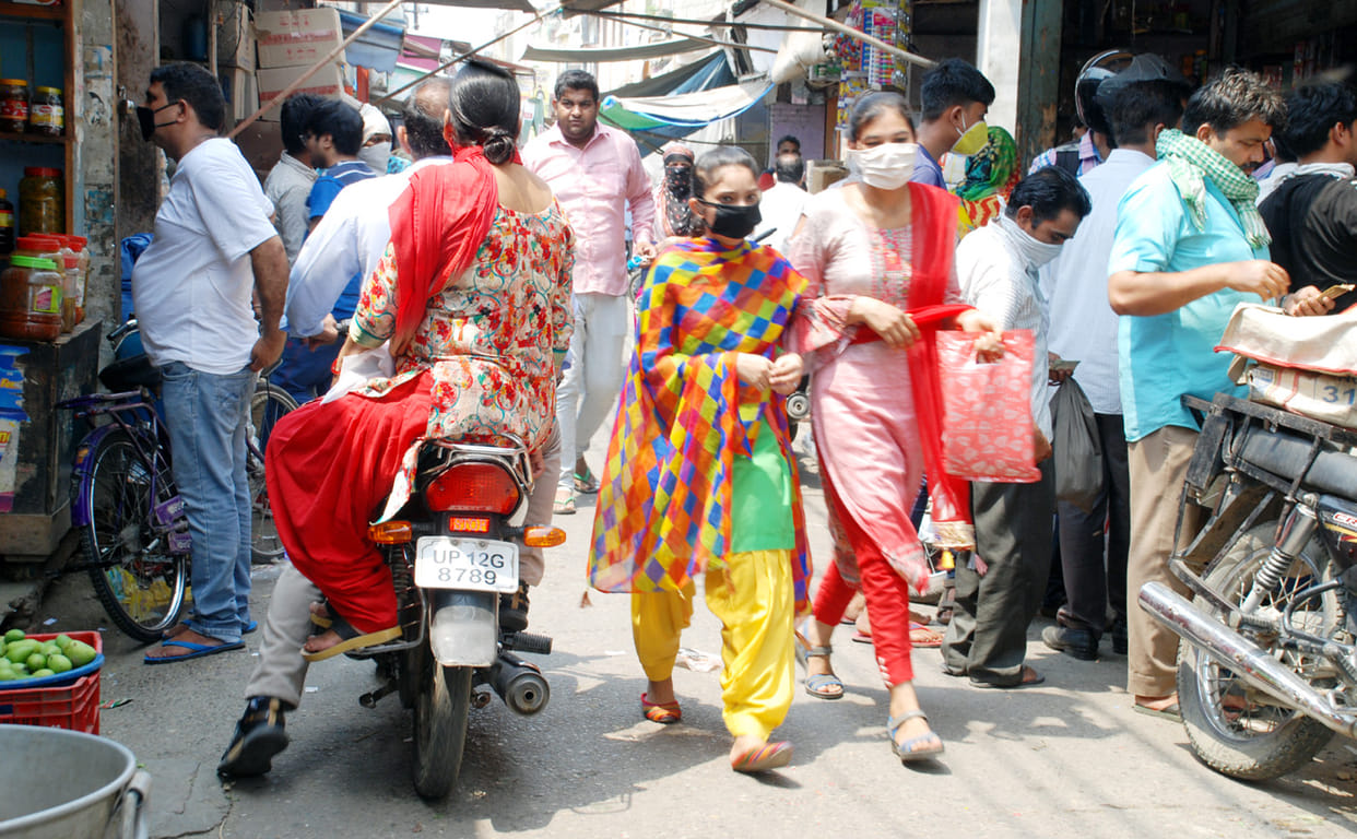 Market congestion, sugarcane vehicles increase difficulty