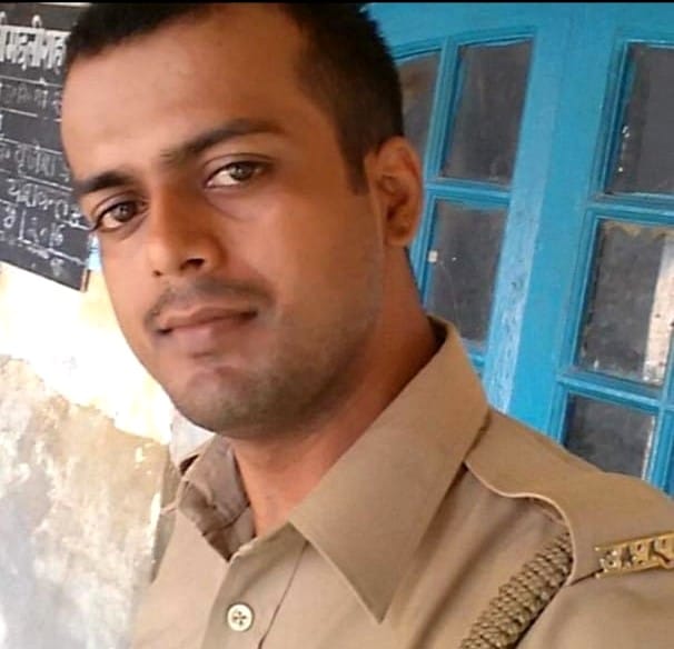 A policemand going home died in an accident