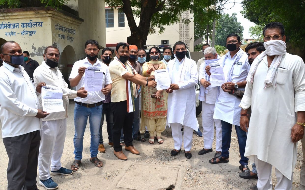 Farmers gave ten-point memorandum to Joint Magistrate