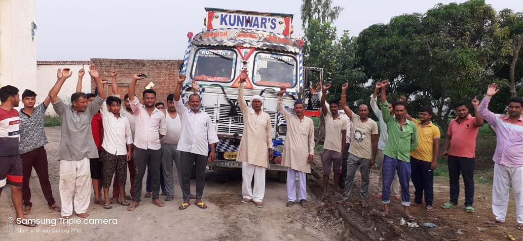Villagers uproar against overload trucks