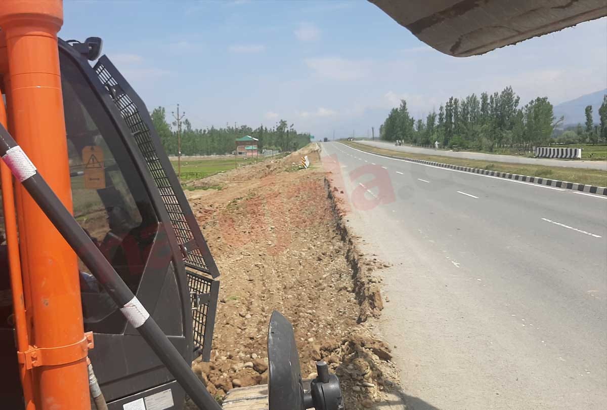 Both assistant engineers also guilty of making more than 300 roads in the air
