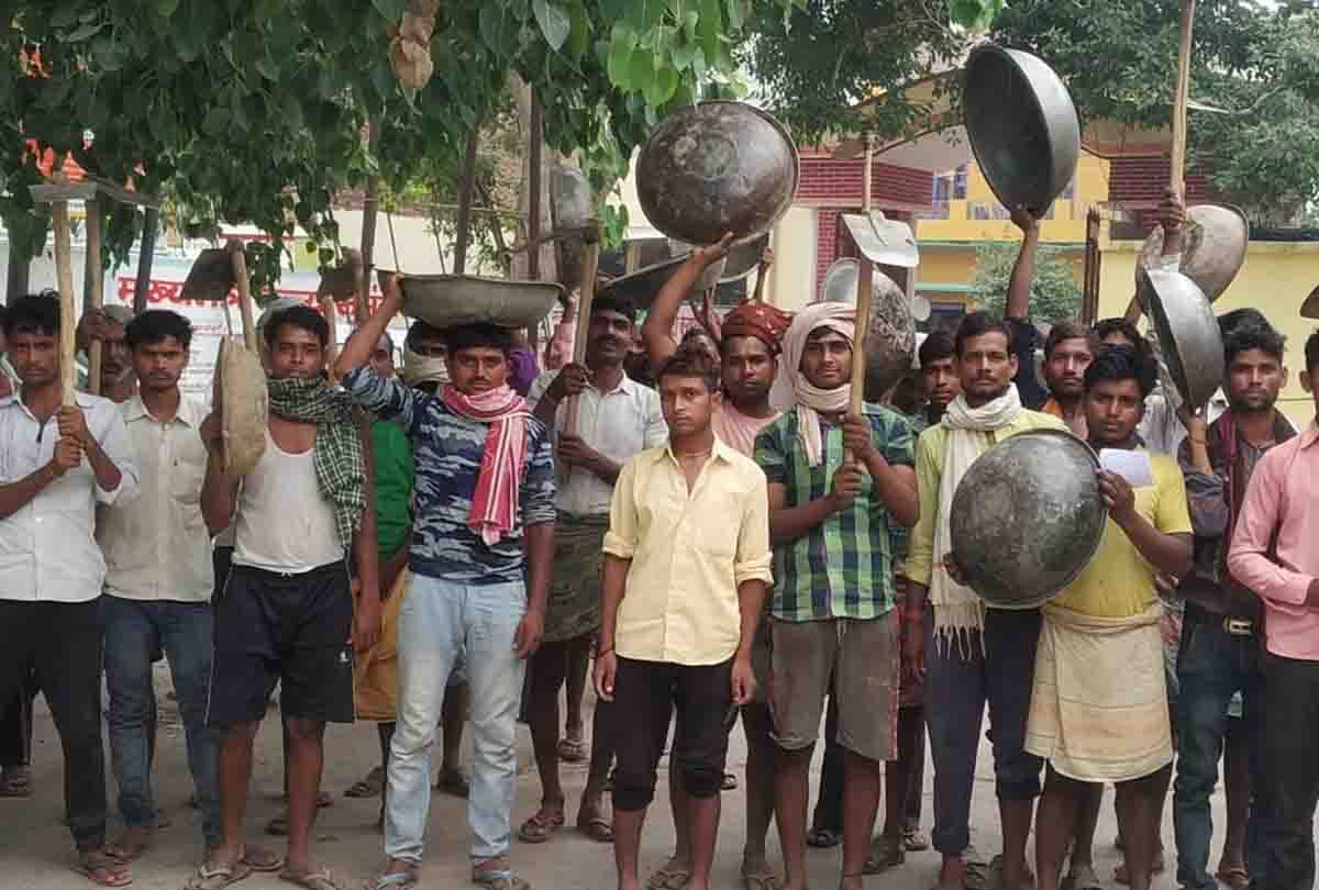 Pradhan abuses the migrants and said run away