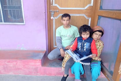 A woman living in a tent with children for three months, read the entire matter