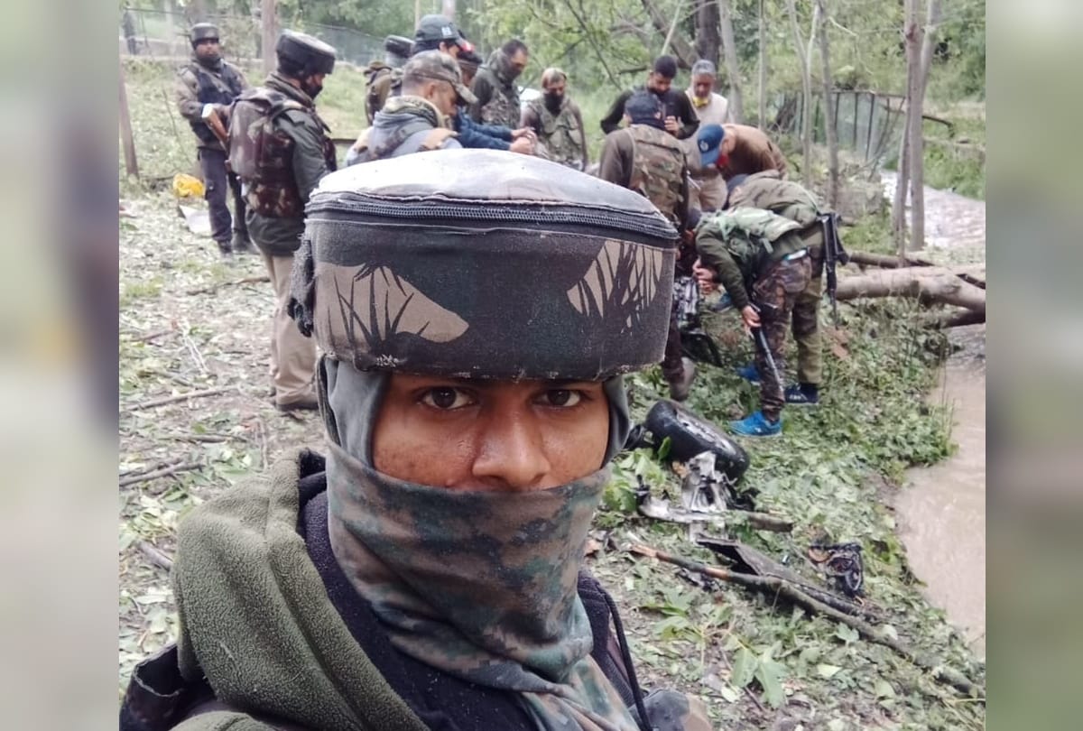 role of Assistant commandant Vidyanidhi Sarvesh Tripathi in arresting Four terrorists of Jaish