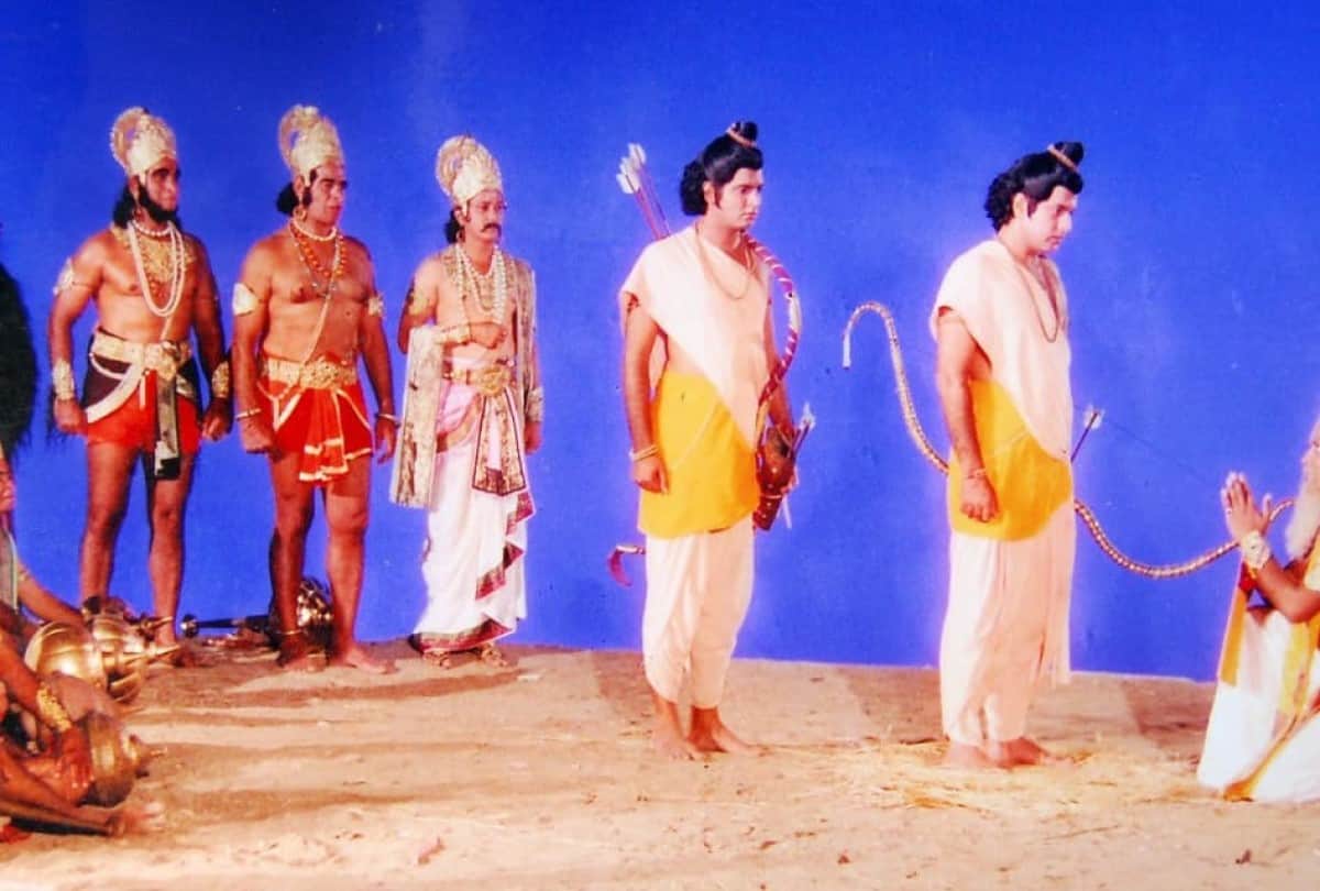 ramayan lakshman aka sunil lahri shares behind the scene photos