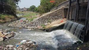 drains in pahuj river people bound to drink impure water
