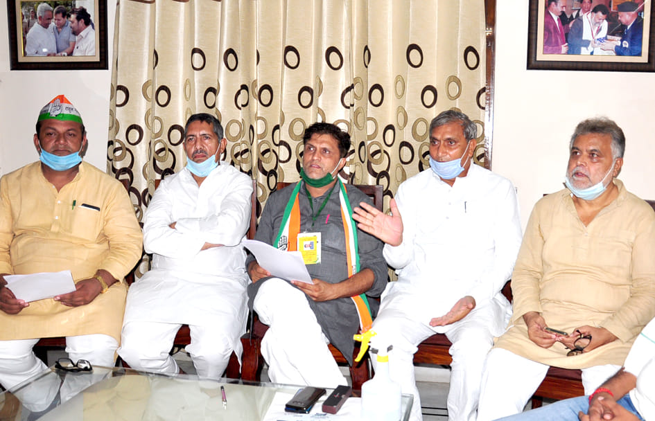 Congress mobilized against BJP governments