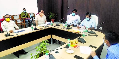 Food Commissioner agitated over low purchase of wheat, said - Suspend the careless officers