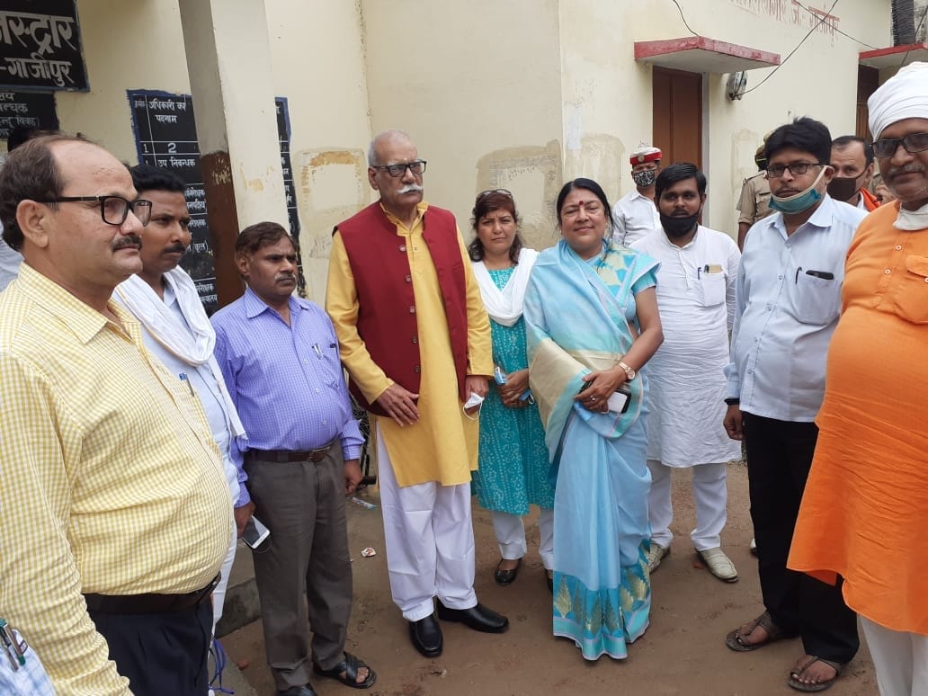 The manager donated four bighas of land for the establishment of a women's college