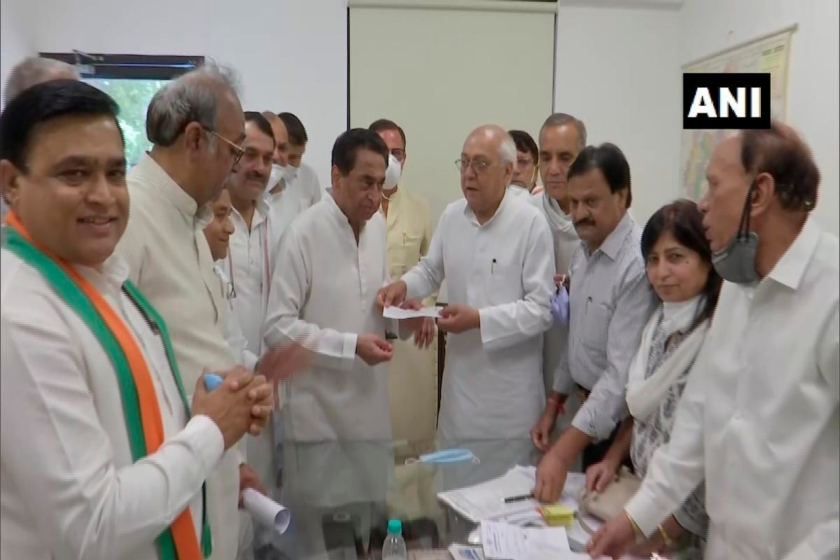 Madhya Pradesh: BJP leader and former state minister Balendu Shukla joins Congress in presence Kamal Nath in Bhopal