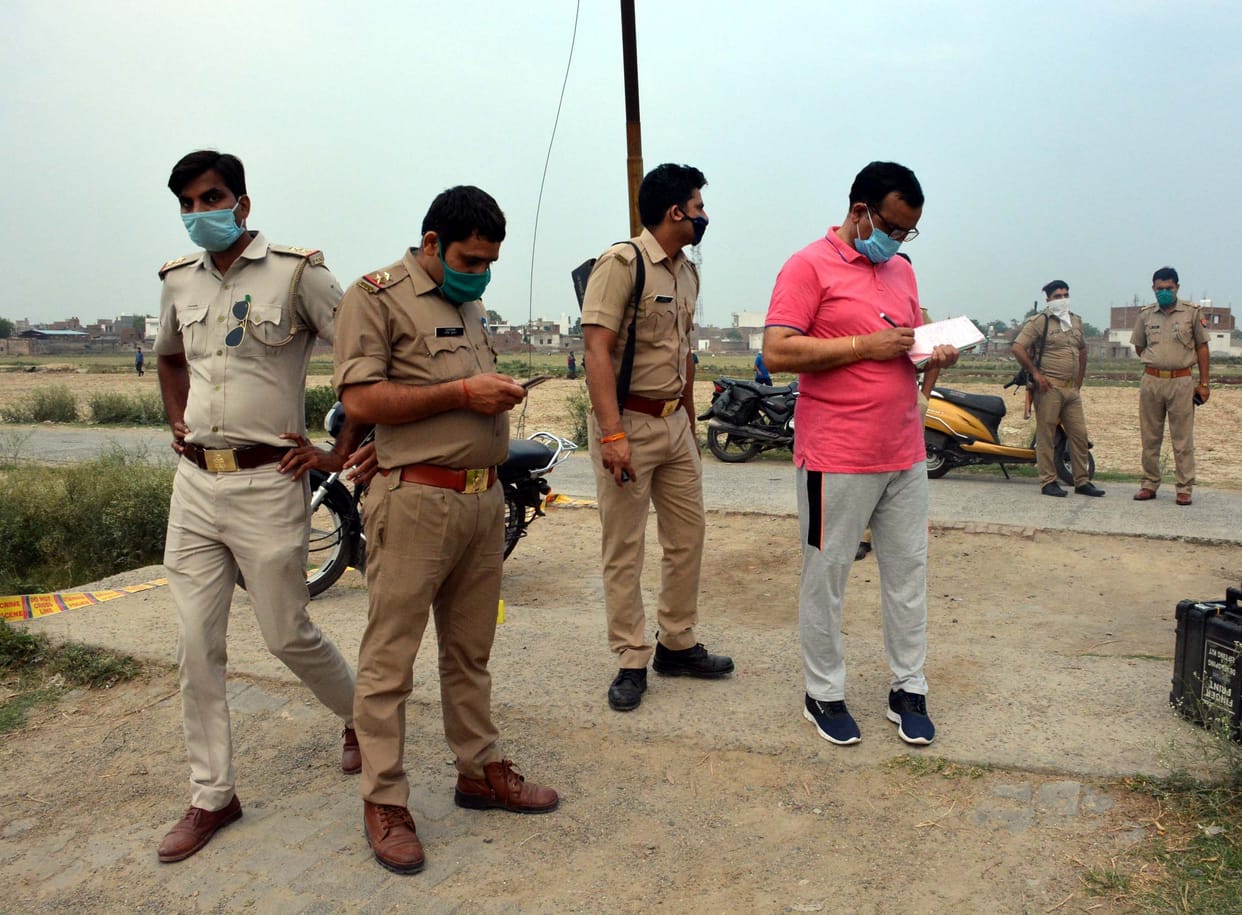 Big plan of novice gang..Backet trap was set when someone stopped
