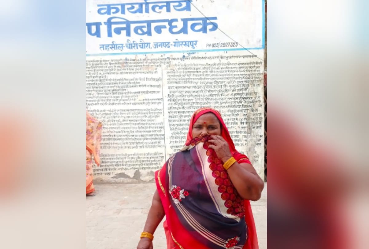 Woman comes everyday Deputy Registrar office for Husband should not sell land in gorakhpur