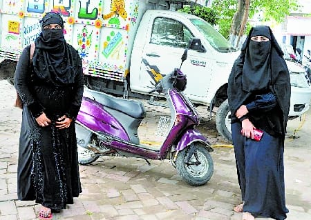 Shauhar arrives at the hospital to snatch the son, gives three divorce to wife