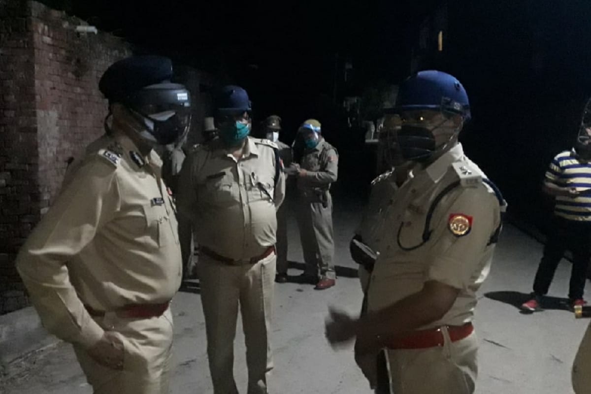 The son-in-law of the inspector slapped the home guard, in return the police beat up the young man
