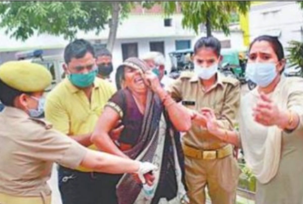 constable commits suicide case shot herself after eating Maggi and cold drink see photos