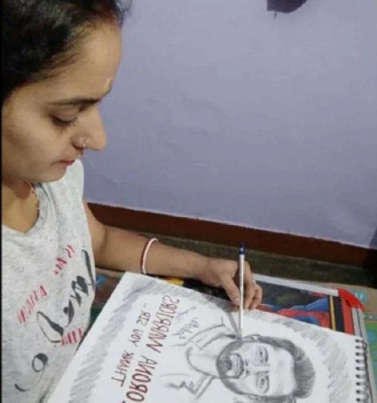 Sonu sood sends migrants to there home in lockdown kashi sand artist shows his love by sand art in varanasi