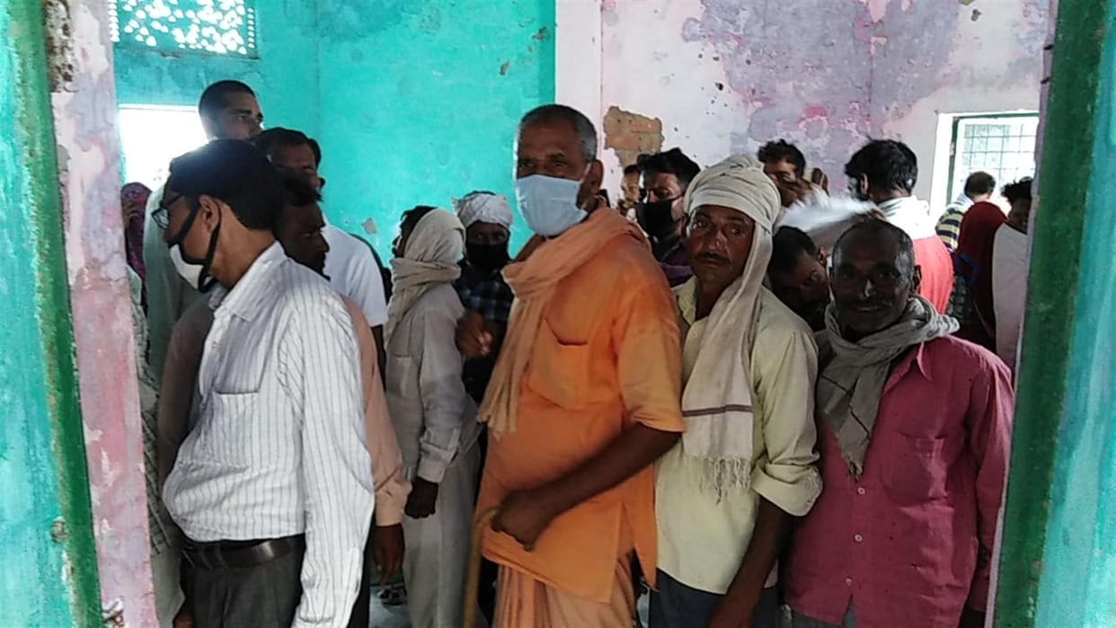 disrupt in meeting held for chakbandi