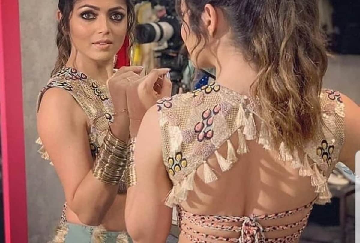 beautiful and trendy back design for lehenga blouse in this wedding season