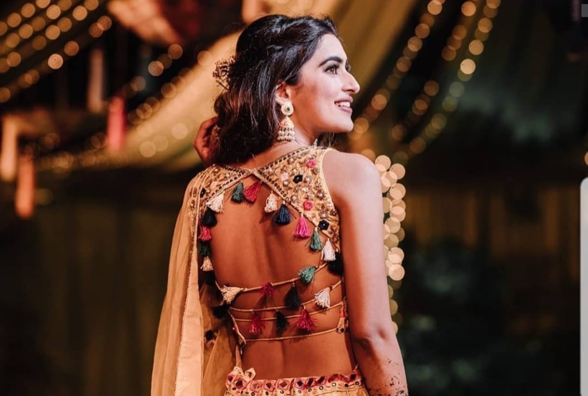 easy tips to look perfect in this karwa chauth with backless blouse