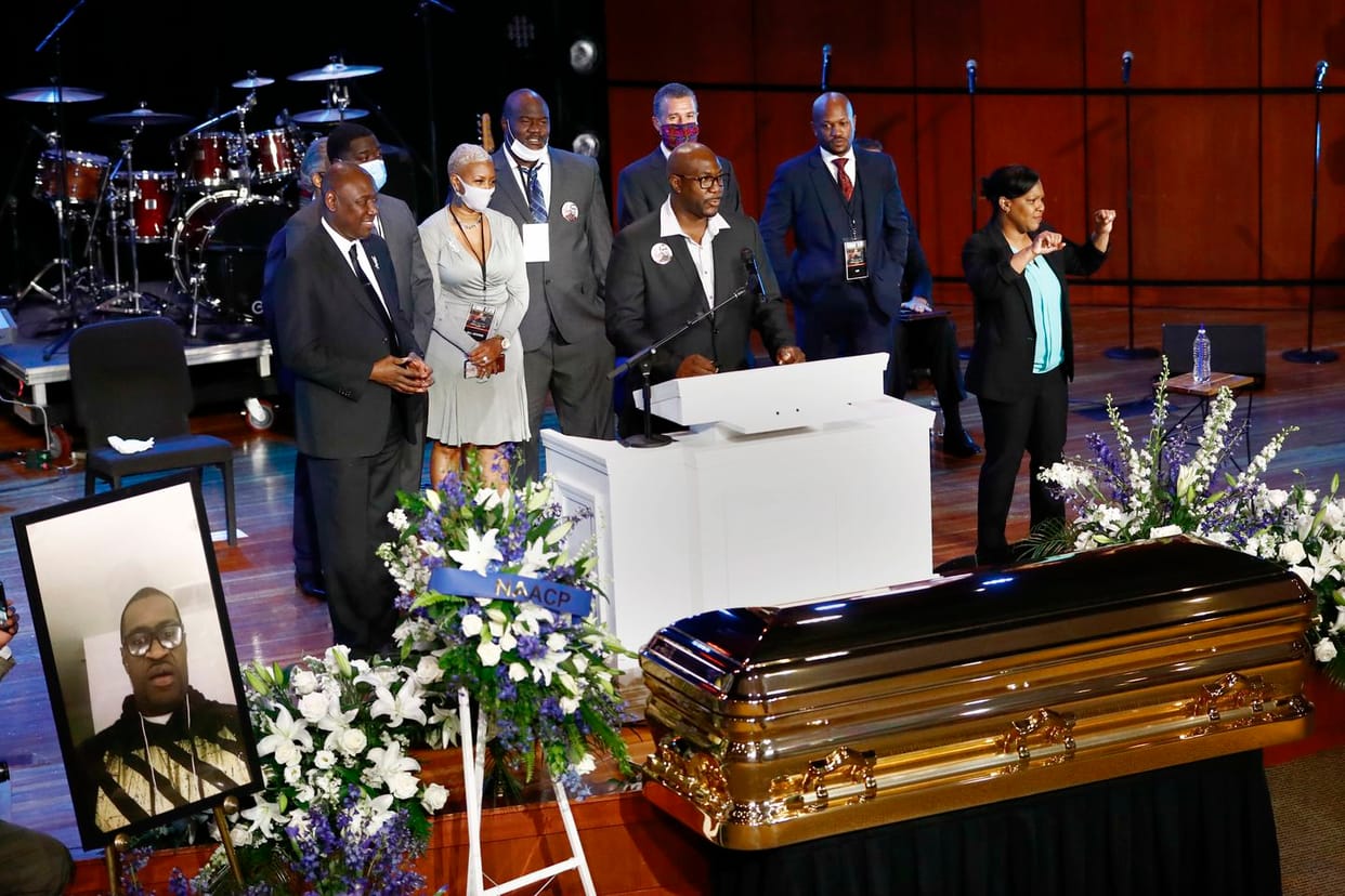 Thousands of Americans gathered to pay tribute to black George, curfew removed from many places