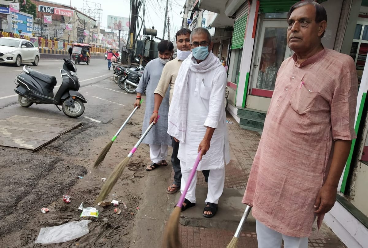 Story of Golghar Gandhi Ashram Every member clean ashram from 60 years in Gorakhpur