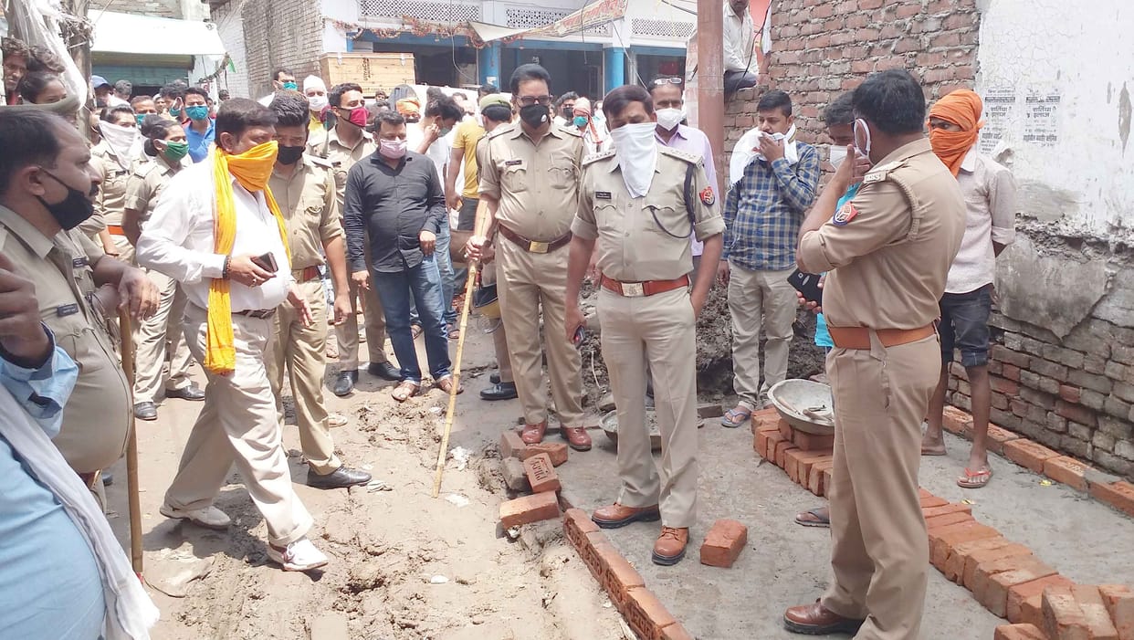 Toilet became a political arena, construction stopped