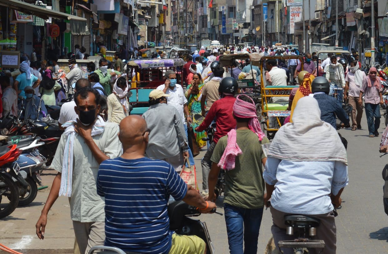 croud, in market, no social, distance, no mask, mathura