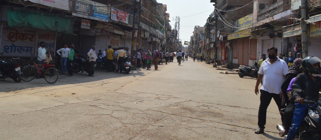 Hathras: More than half of the city remained silent, people imprisoned in homes