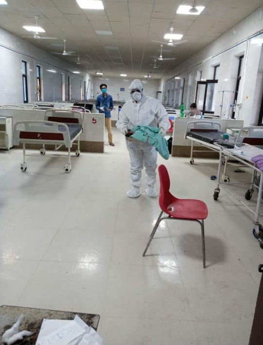 The buzzing gun in the isolation ward in Prayagraj