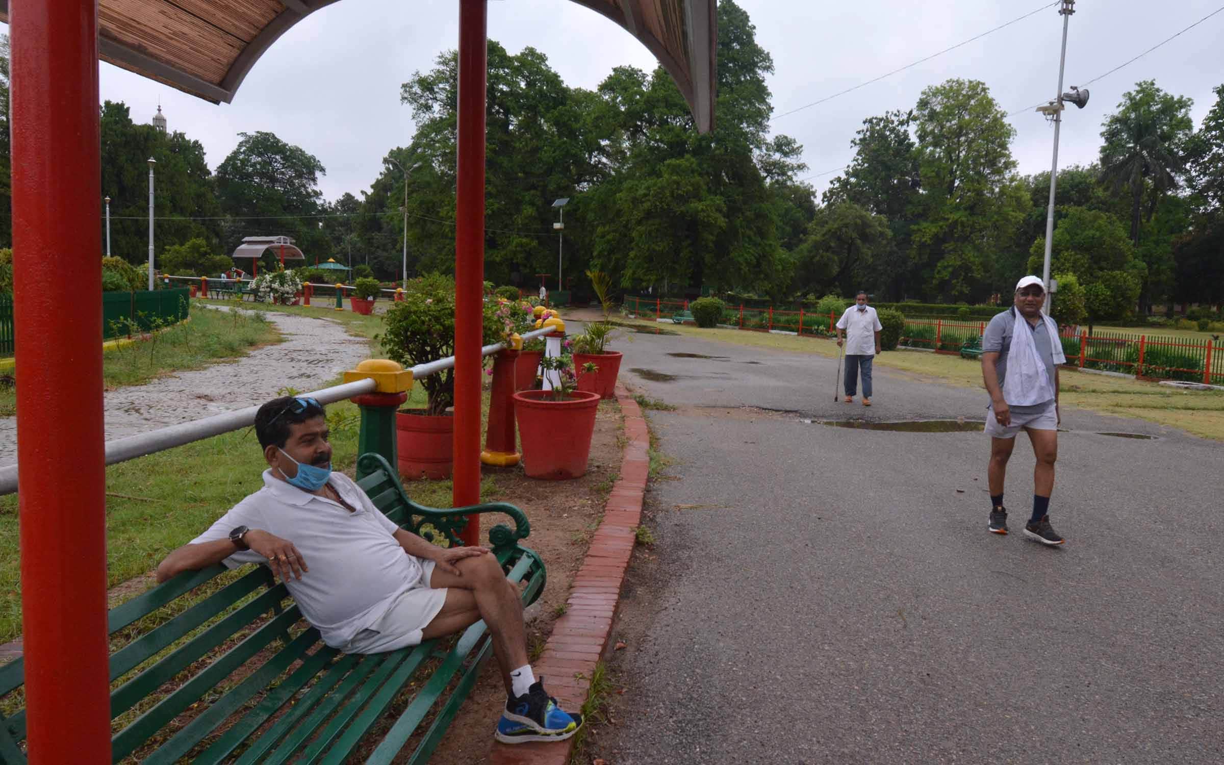 Good morning of Azad Park faded due to rain