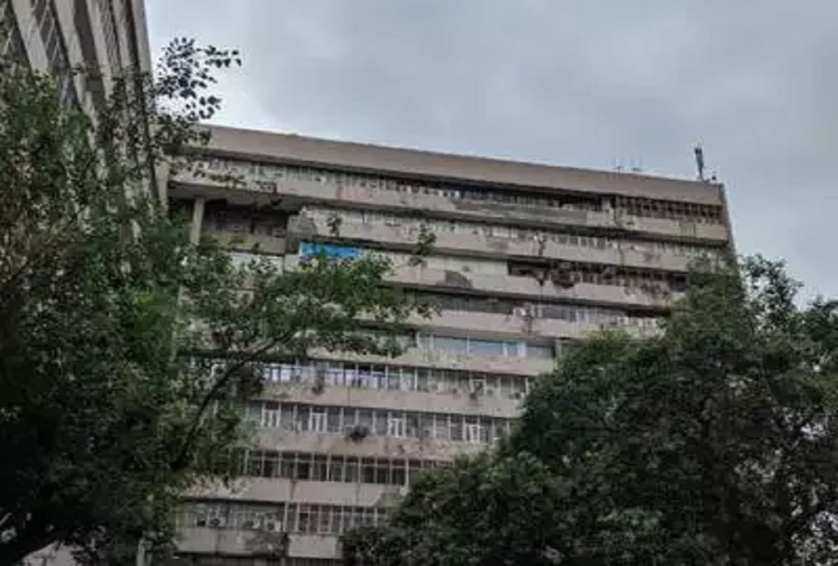 Enforcement directorate headquarter lok nayak bhawan in delhi sealed after five officers tests corona positive all updates