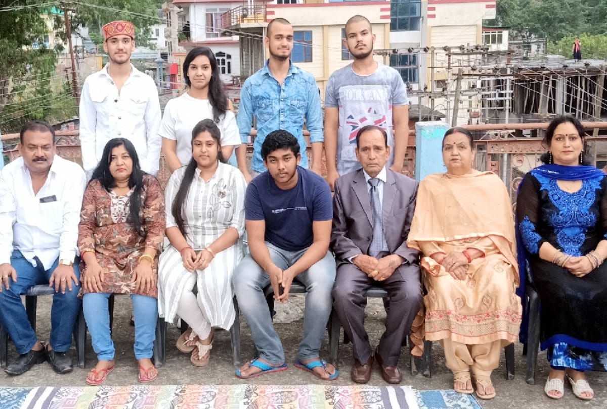 Tourist family trapped in lockdown returns home after 84 days
