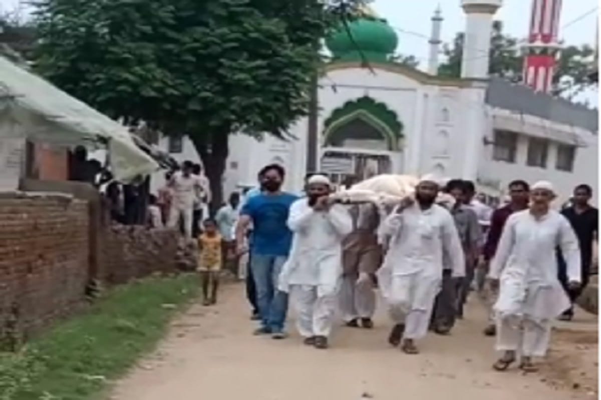 Peoples of Muslim society have cremated the dead body of a Pandit ji in Muzaffarnagar