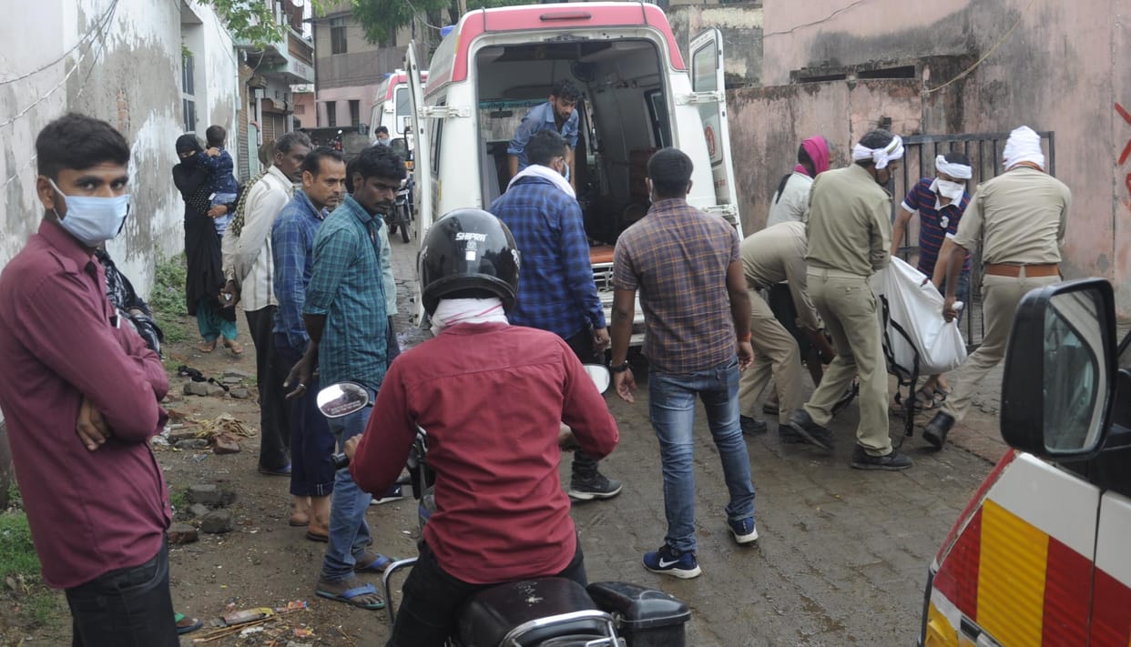Pratapgarh: Nine killed, two families in a hurry to reach home after lockdown