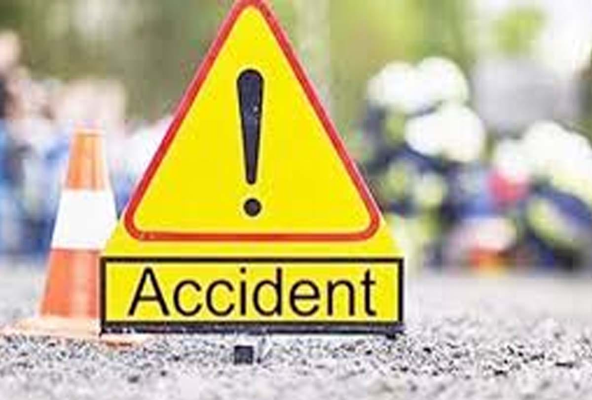 road accident in auraiya, two died and two injured