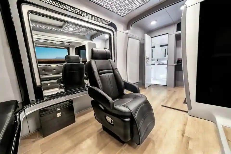 Allu Arjun’s Luxurious Vanity Van Falcon Worth Rs 7 Crore Meets With an Accident, No Injuries Reported