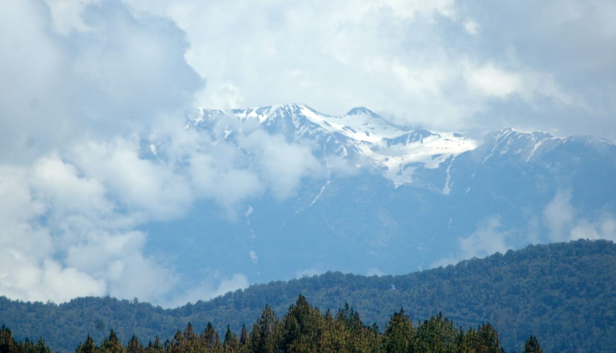 Snow line appeared at 10 thousand feet after a decade