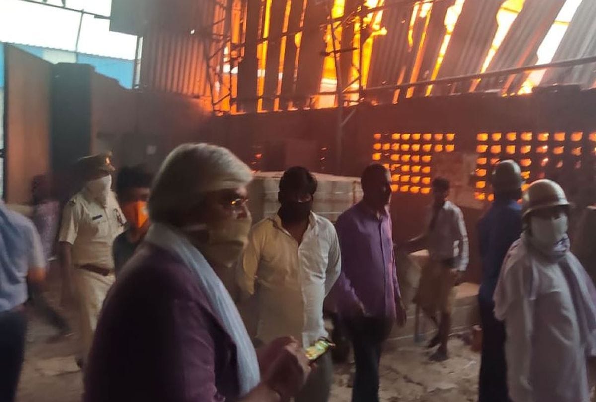 Massive Fire In Cardboard Factory Firozabad