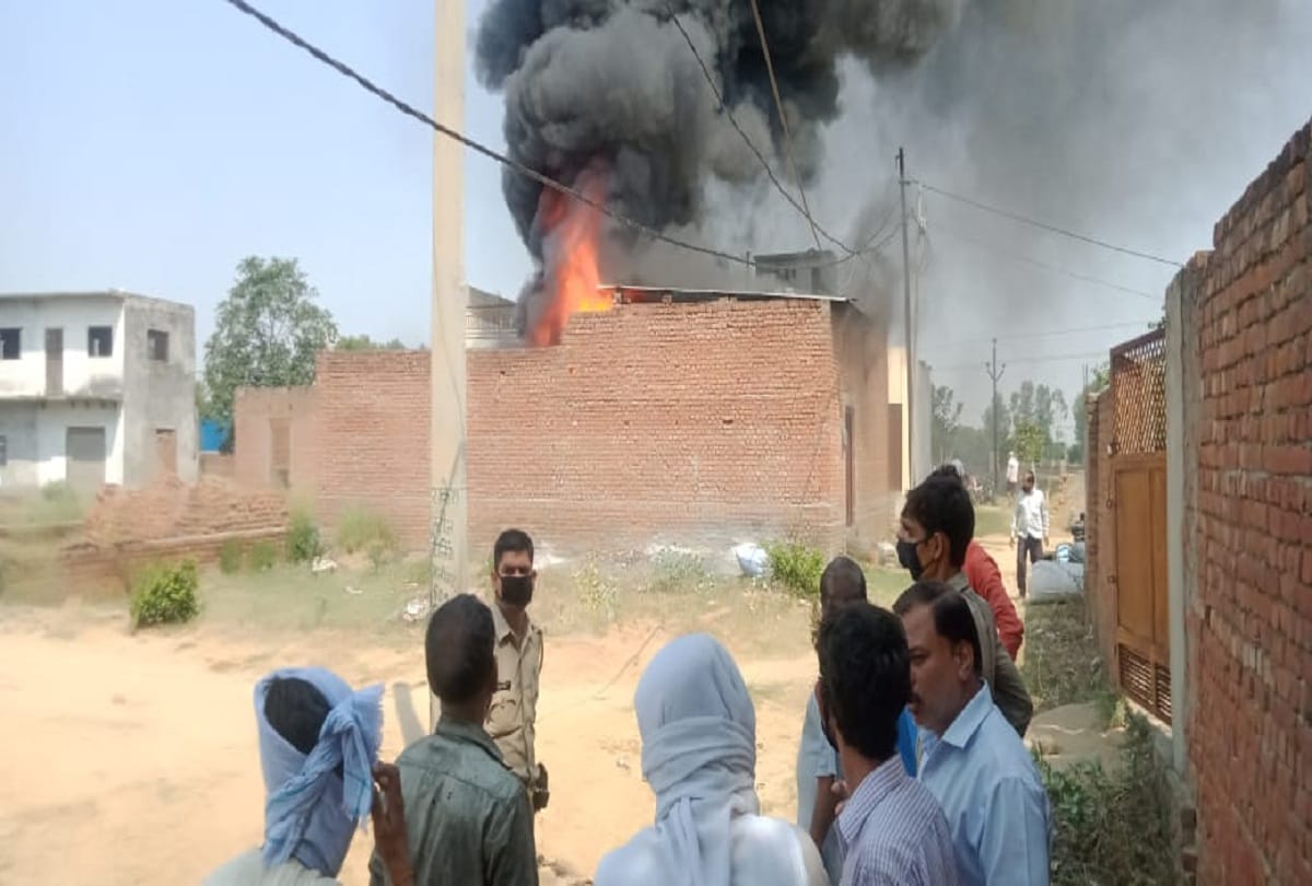 fire in tire factory in Aligarh of uttar pradesh