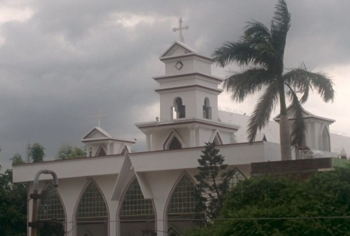 Conversion case in Preparations made to build church in a house in Pipraich