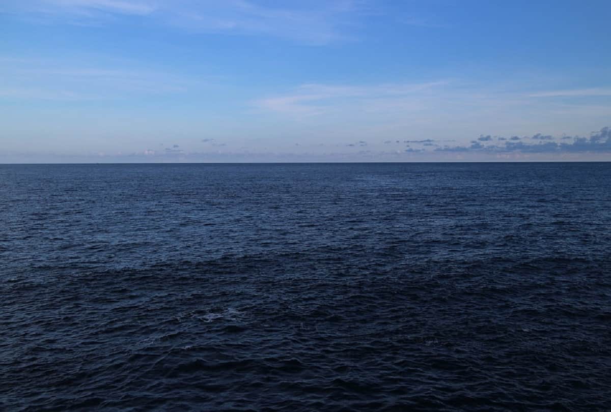 Mystery of Indian ocean and pacific ocean meet but his water do not mix