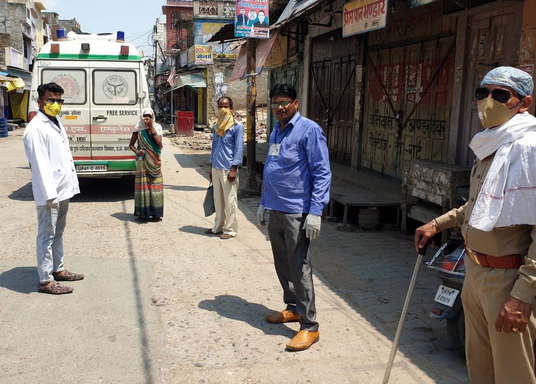 eight family members send for corona testing in kannauj 100 bed hospital