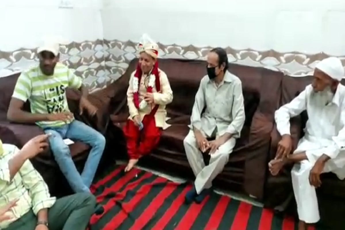 Unique wedding of three foot bride and groom took place in Meerut