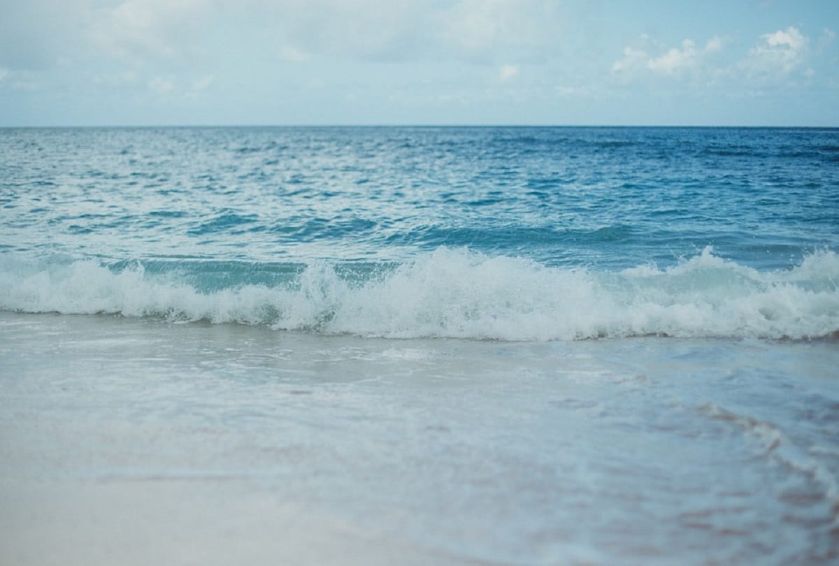 Mystery of Indian ocean and pacific ocean meet but his water do not mix