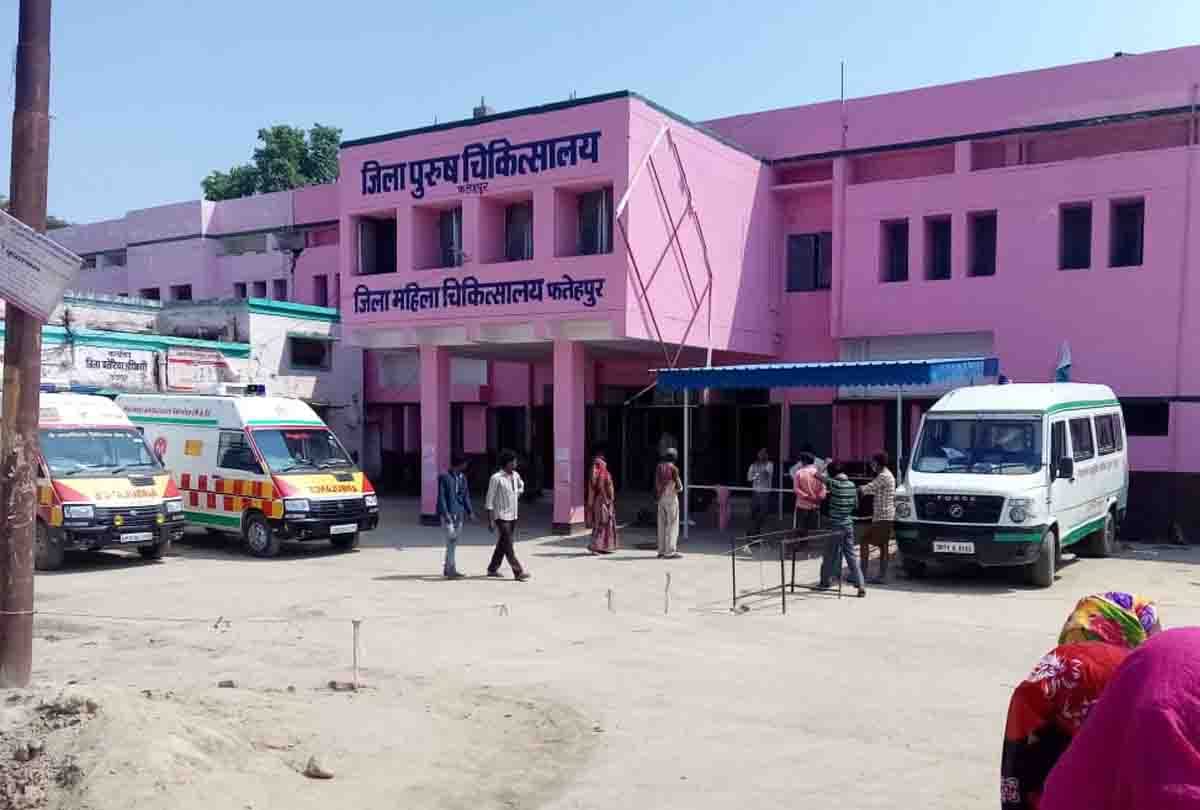 Stretcher not found in hospital, woman delivered new born baby on floor