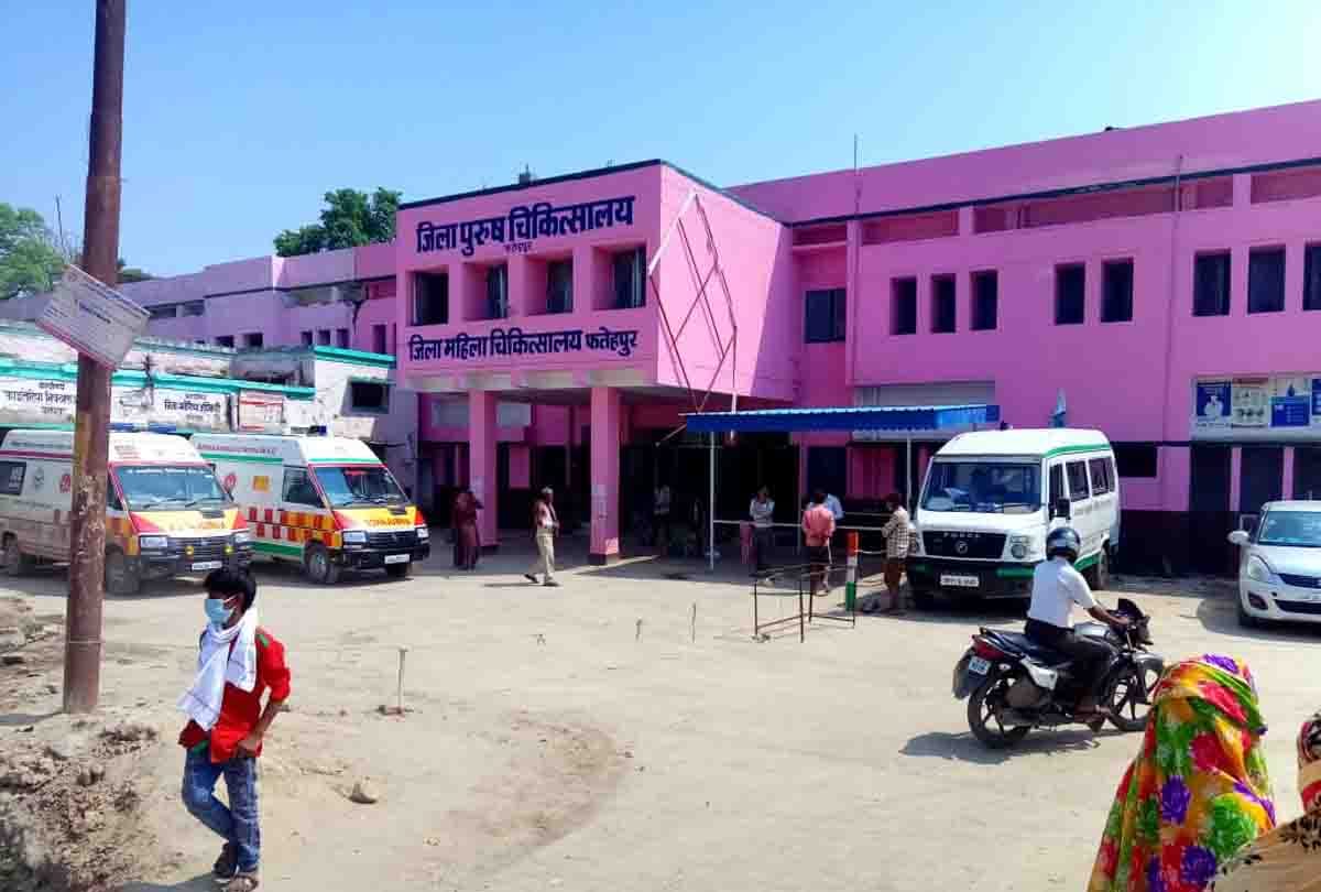 Stretcher not found in hospital, woman delivered new born baby on floor